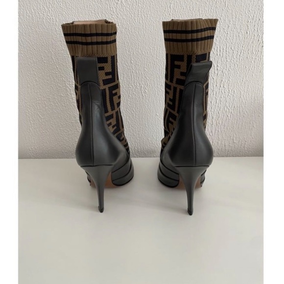 AUTHENTIC FENDI MID CALF BOOTS - Picture 5 of 12
